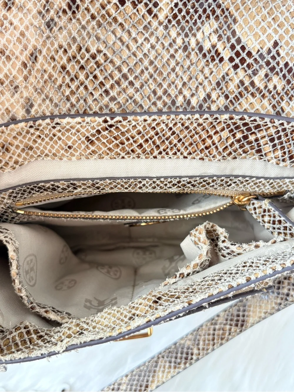 Tory Burch 797 Medium‎ Natural Raffia Snakeskin Print Flap Satchel Shoulder Bag.